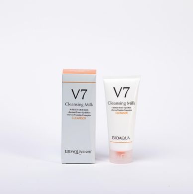 Очищаюча пінка для обличчя комплекс 7 вітамінів Bioaqua V7 Cleansing Milk 100г